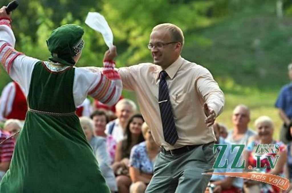 Saliņā pie Latvijas Lauksamniecības universitātes 7.jūlijā notika tradicionālie slāvu vasaras saulgriežu svētki «Kupalle».
Koncertā piedalījās teātra trupa «Poteha», Jelgavas baltkrievu biedrības «Ļanok» baltkrievu folkloras ansamblis...