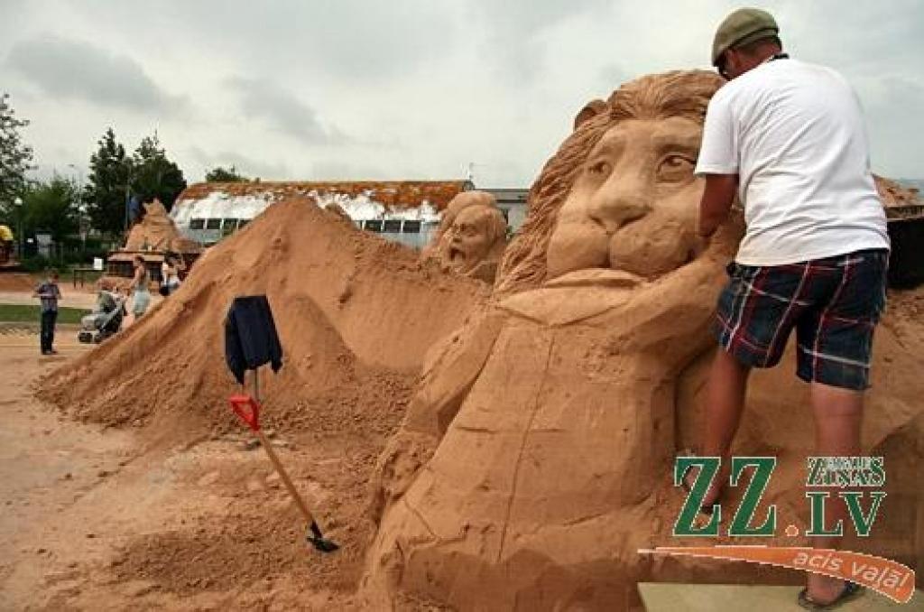 No 4. līdz 10. jūlijam Uzvaras parkā notiek 5.Smilšu skulptūru festivāls «Vasaras zīmes». Smilšu skulptūru konkursam tika saņemti 42 pieteikumi, dalībai festivālā žūrijas komisija atlasīja 16 pasaulē atzītus tēlniekus no Čehijas,...