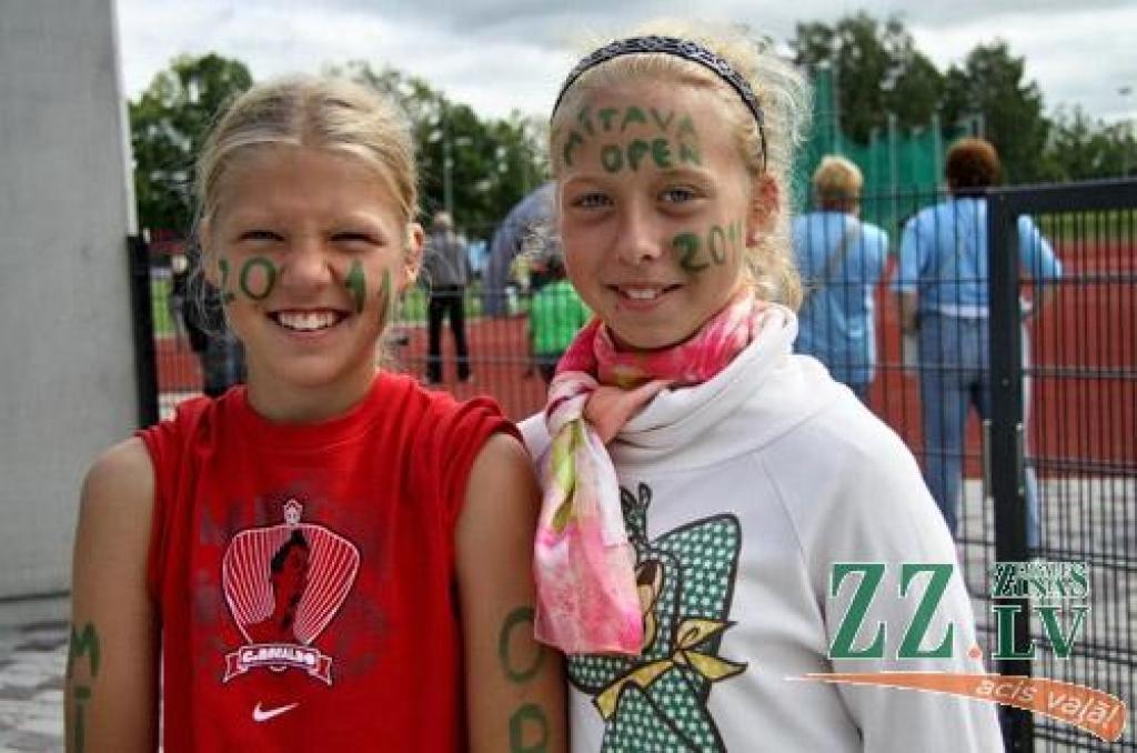 Grupas «Prāta vētra» iedibinātais amatieru čempionāts minifutbolā «Mītava open 2011» noslēdzies 13. augustā ar finālturnīru Zemgales Olimpiskajā centrā.
Līdz tam notika priekšsacīkstes jeb seši zonālie turnīri, un no katra pa trim...
