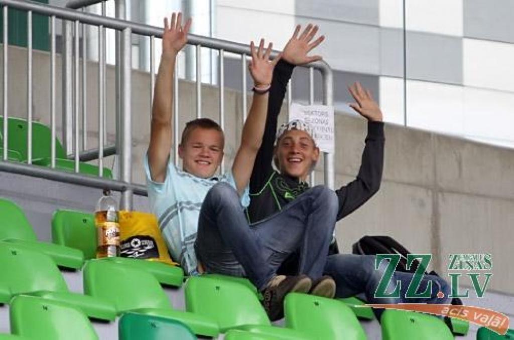 Grupas «Prāta vētra» iedibinātais amatieru čempionāts minifutbolā «Mītava open 2011» noslēdzies 13. augustā ar finālturnīru Zemgales Olimpiskajā centrā.
Līdz tam notika priekšsacīkstes jeb seši zonālie turnīri, un no katra pa trim...