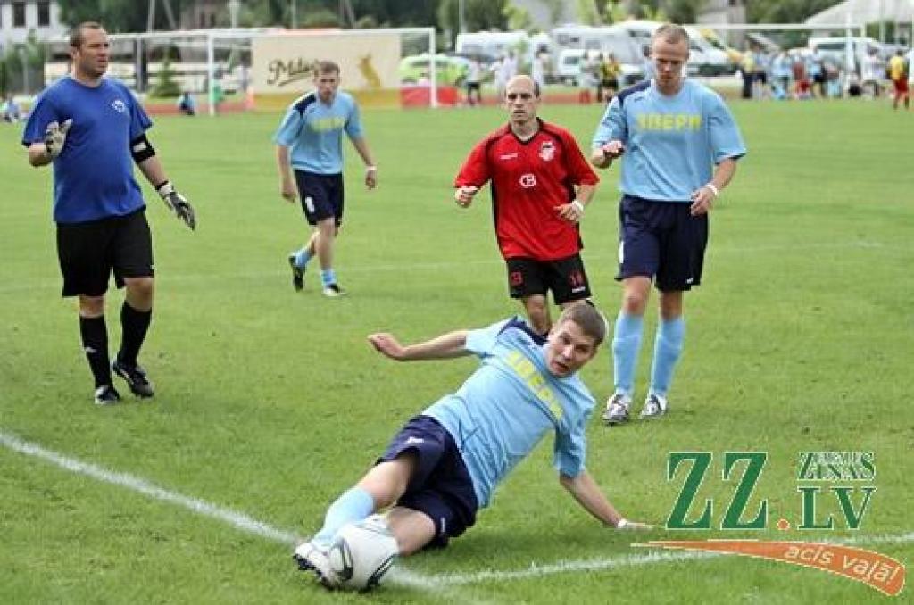 Grupas «Prāta vētra» iedibinātais amatieru čempionāts minifutbolā «Mītava open 2011» noslēdzies 13. augustā ar finālturnīru Zemgales Olimpiskajā centrā.
Līdz tam notika priekšsacīkstes jeb seši zonālie turnīri, un no katra pa trim...