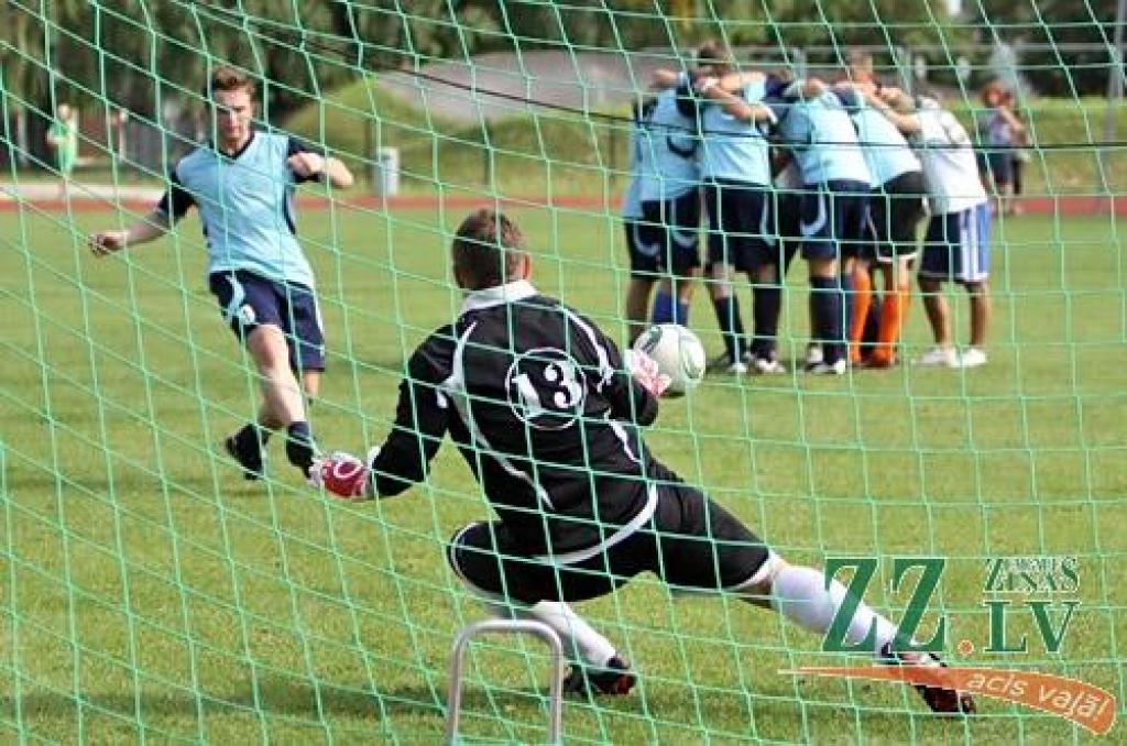 Grupas «Prāta vētra» iedibinātais amatieru čempionāts minifutbolā «Mītava open 2011» noslēdzies 13. augustā ar finālturnīru Zemgales Olimpiskajā centrā.
Līdz tam notika priekšsacīkstes jeb seši zonālie turnīri, un no katra pa trim...