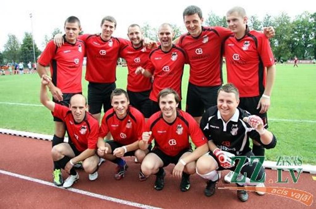 Grupas «Prāta vētra» iedibinātais amatieru čempionāts minifutbolā «Mītava open 2011» noslēdzies 13. augustā ar finālturnīru Zemgales Olimpiskajā centrā.
Līdz tam notika priekšsacīkstes jeb seši zonālie turnīri, un no katra pa trim...