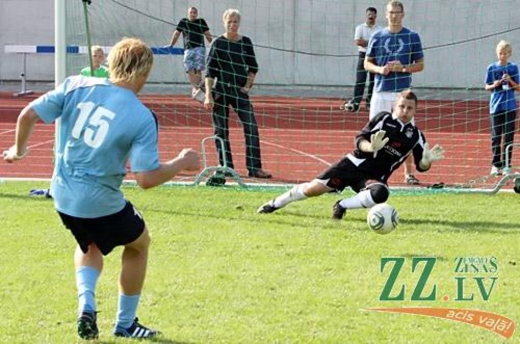 Grupas «Prāta vētra» iedibinātais amatieru čempionāts minifutbolā «Mītava open 2011» noslēdzies 13. augustā ar finālturnīru Zemgales Olimpiskajā centrā.
Līdz tam notika priekšsacīkstes jeb seši zonālie turnīri, un no katra pa trim...