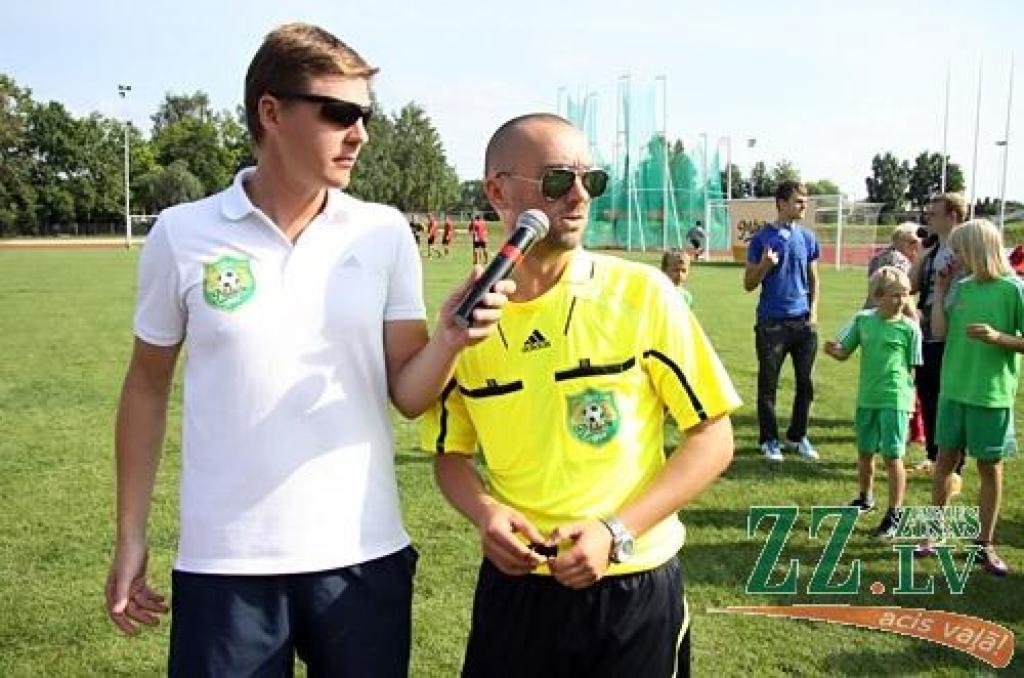Grupas «Prāta vētra» iedibinātais amatieru čempionāts minifutbolā «Mītava open 2011» noslēdzies 13. augustā ar finālturnīru Zemgales Olimpiskajā centrā.
Līdz tam notika priekšsacīkstes jeb seši zonālie turnīri, un no katra pa trim...