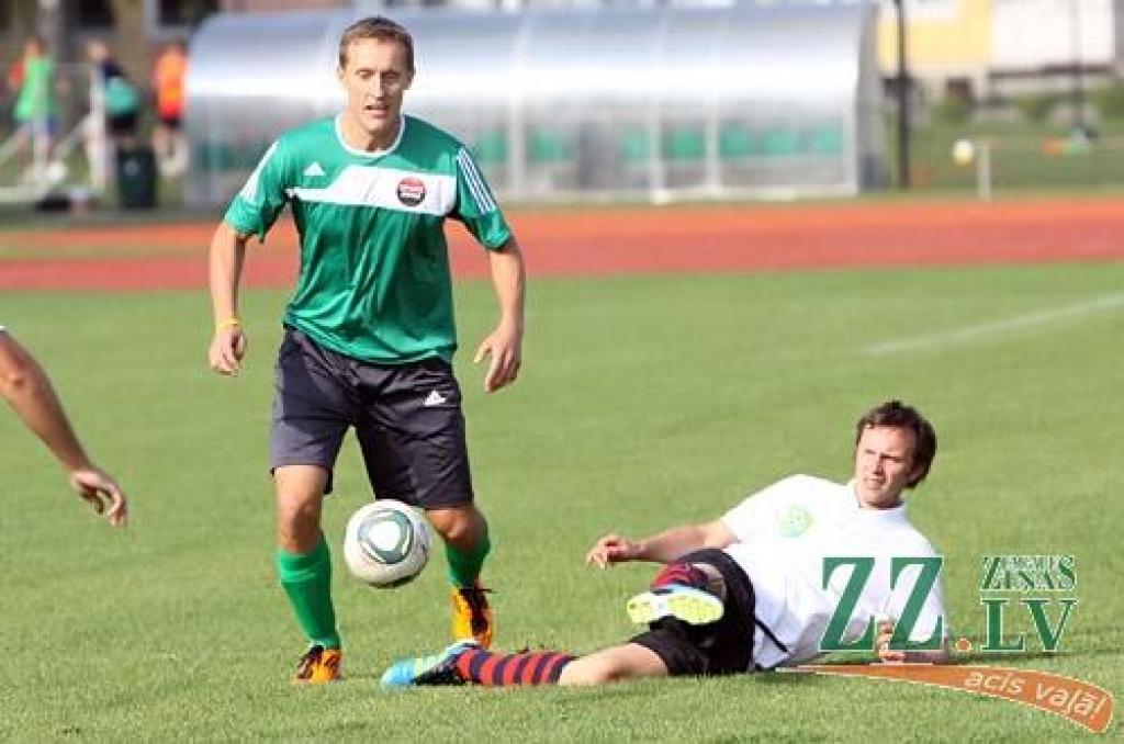 Grupas «Prāta vētra» iedibinātais amatieru čempionāts minifutbolā «Mītava open 2011» noslēdzies 13. augustā ar finālturnīru Zemgales Olimpiskajā centrā.
Līdz tam notika priekšsacīkstes jeb seši zonālie turnīri, un no katra pa trim...