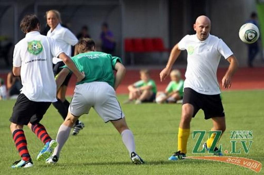 Grupas «Prāta vētra» iedibinātais amatieru čempionāts minifutbolā «Mītava open 2011» noslēdzies 13. augustā ar finālturnīru Zemgales Olimpiskajā centrā.
Līdz tam notika priekšsacīkstes jeb seši zonālie turnīri, un no katra pa trim...