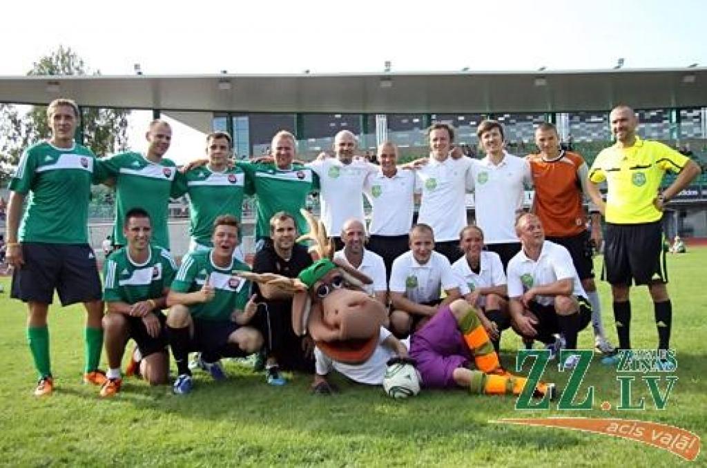 Grupas «Prāta vētra» iedibinātais amatieru čempionāts minifutbolā «Mītava open 2011» noslēdzies 13. augustā ar finālturnīru Zemgales Olimpiskajā centrā.
Līdz tam notika priekšsacīkstes jeb seši zonālie turnīri, un no katra pa trim...