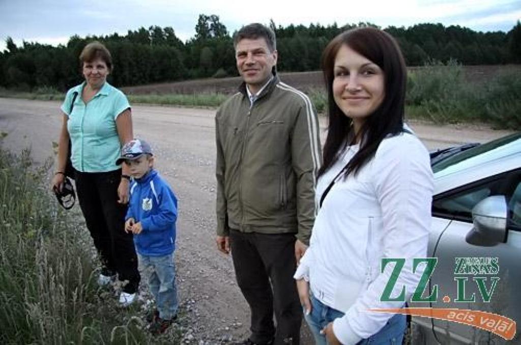Sagaidot lidojumam labvēlīgus laikapstākļus, 11.augusta vakarā 25 piloti no Mūrmuižas cēlās gaisā, lai izpildītu gaisa balonu festivāla «LMT Kauss» galvenā tiesneša Igora Lobašova piecus uzdevumus. Par to, kuram, piezemējoties Svētes pusē,...