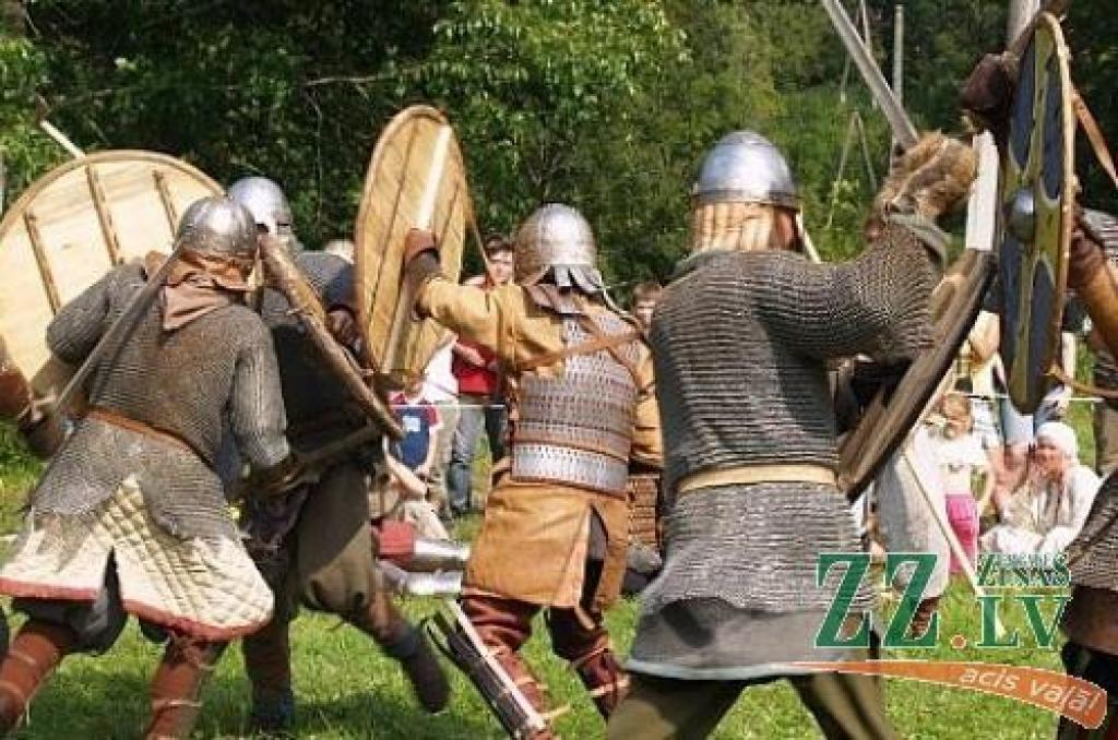Portāls zz.lv sadarbībā ar Tērvetes Tūrisma informācijas centru organizē konkursu lasītājiem. Atbildot uz jautājumiem, septiņi pareizo atbilžu autori saņems ielūgumus uz Zemgaļu svētkiem, kas Tērvetē notiks 13. un 14.augustā.
Atbildes uz...