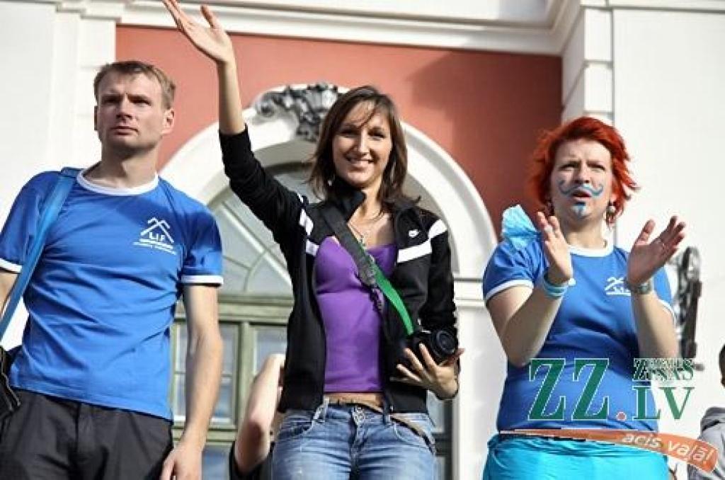 Jelgavas pils pagalmā jaunie studenti izcīnījuši sava zinību vīra Azemitologa lielo un mazo balvu. Mazo balvu izcīnīja Lauksaimniecības fakultātes (LF) studenti, bet Lielā balva aizceļoja pie Tehniskās fakultātes (TF) pirmkursniekiem.
Par...