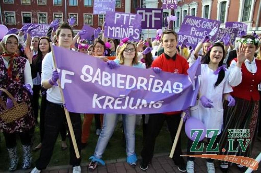 Jelgavas pils pagalmā jaunie studenti izcīnījuši sava zinību vīra Azemitologa lielo un mazo balvu. Mazo balvu izcīnīja Lauksaimniecības fakultātes (LF) studenti, bet Lielā balva aizceļoja pie Tehniskās fakultātes (TF) pirmkursniekiem.
Par...