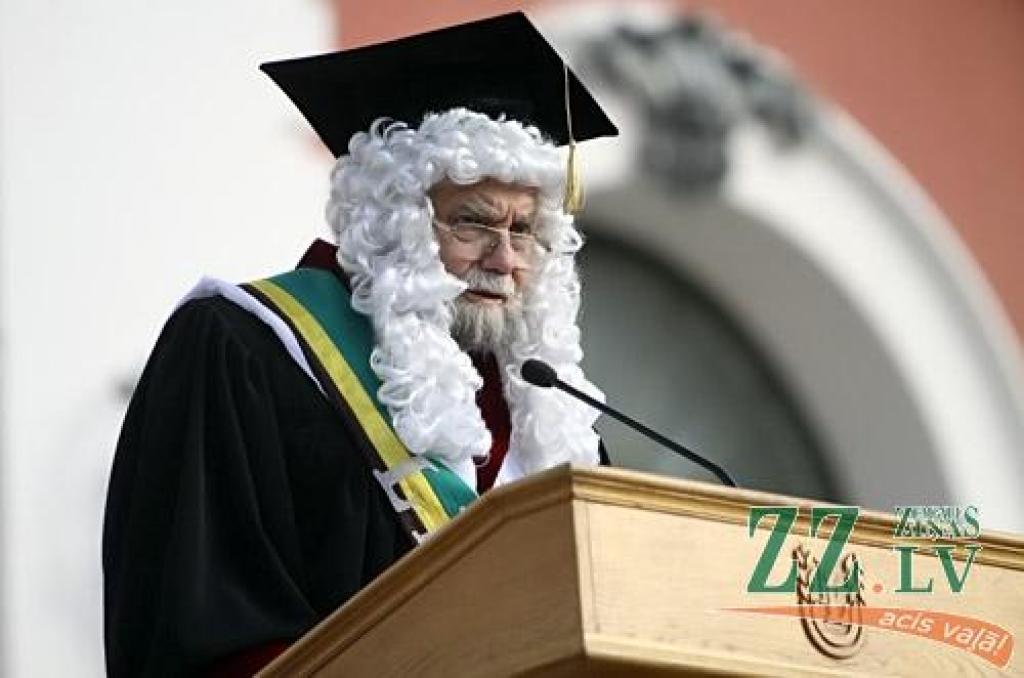 Jelgavas pils pagalmā jaunie studenti izcīnījuši sava zinību vīra Azemitologa lielo un mazo balvu. Mazo balvu izcīnīja Lauksaimniecības fakultātes (LF) studenti, bet Lielā balva aizceļoja pie Tehniskās fakultātes (TF) pirmkursniekiem.
Par...