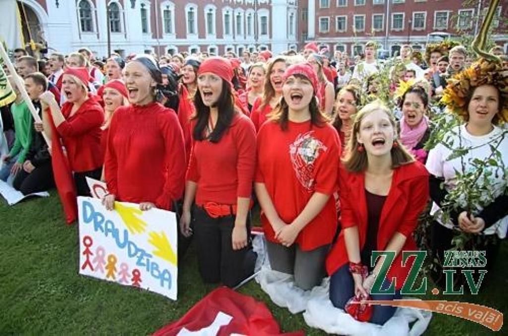 Jelgavas pils pagalmā jaunie studenti izcīnījuši sava zinību vīra Azemitologa lielo un mazo balvu. Mazo balvu izcīnīja Lauksaimniecības fakultātes (LF) studenti, bet Lielā balva aizceļoja pie Tehniskās fakultātes (TF) pirmkursniekiem.
Par...