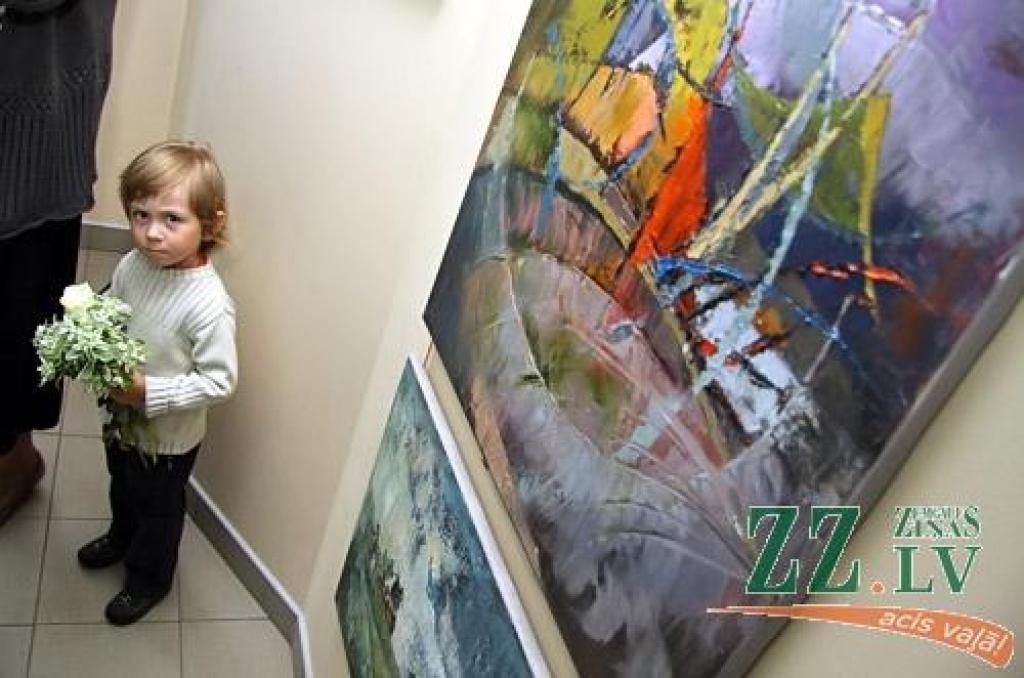 Jelgavas Zinātniskās bibliotēkas (JZB) galerijā otrdien atklāja mākslinieka Raita Junkera gleznu izstādi «No...». Kaut gleznu autoru nu jau grūti ierindot jauno kategorijā (R.Junkers dzimis 1959.gadā Kuldīgas rajona Ēdolē), Jelgavas...