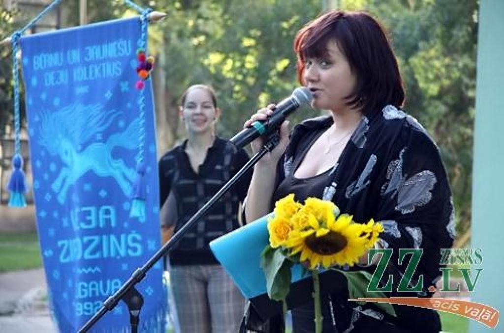 «Jauno sezonu sagaidām satraukuma pilni. 20 gadi taču ir pirmo reizi, tāpēc centīsimies to sākt nedaudz citādāk, mīļāk,» teic Jelgavas bērnu un jauniešu deju kolektīva «Vēja zirdziņš» vadītāja Alda Skrastiņa. Viņa atklāj, ka galvenie...