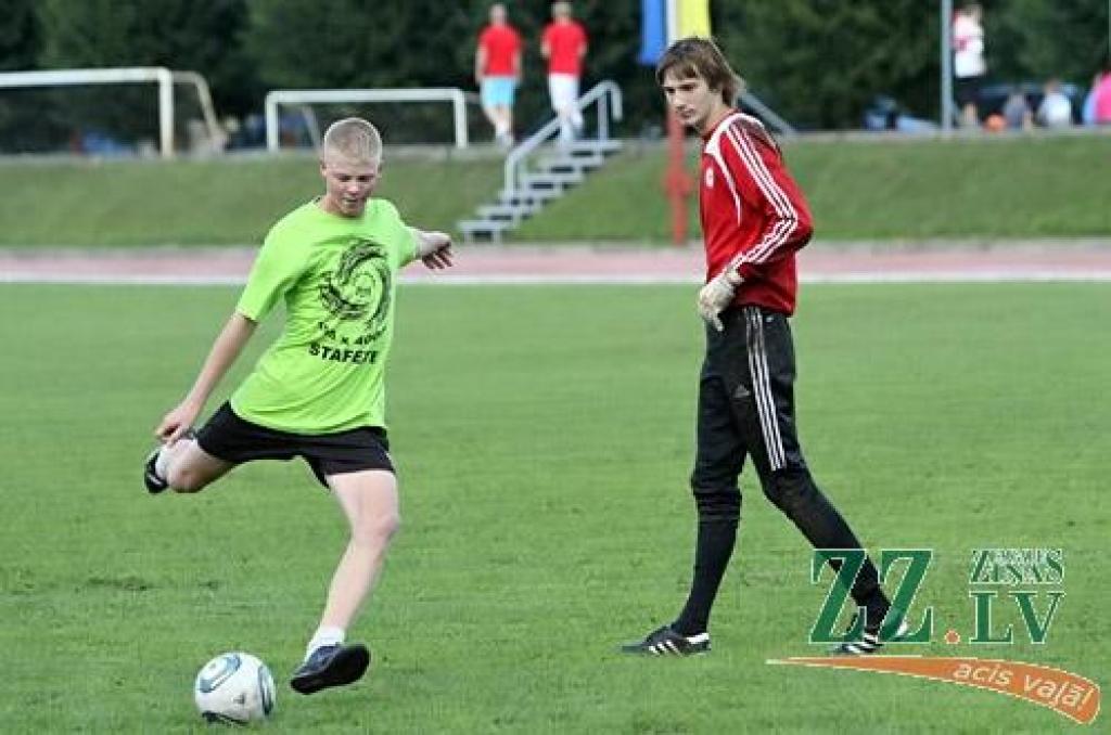 Ozolnieku novada iedzīvotāji sestdien pulcējās uz novada Sporta dienu, kas vienlaikus bija arī gadskārtējās spartakiādes finišs. «No pērnā gada novembra līdz augustam esam kārtīgi sportojuši 11 sporta veidos un četros masu pasākumos. Nu...