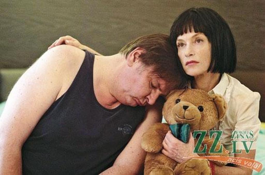 Mākslas vēsturnieci Alisi un reizē augstākās klases prostitūtu spēlē izcilā Izabella Ipēra.
Autors: Publicitātes foto