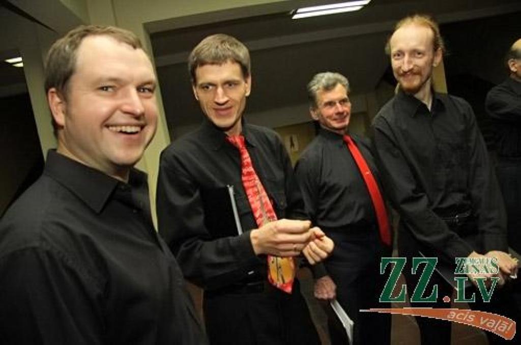 Jauktā kora «Zemgale» jubilejas koncerts sestdien notika tai pašā zālē, kur pirms 50 gadiem tā pirmais mēģinājums – Jelgavas Valsts ģimnāzijā (toreiz gan to sauca par 2. vidusskolu). 1961. gadā pie diriģenta pults bija Imants Kokars, 2011....