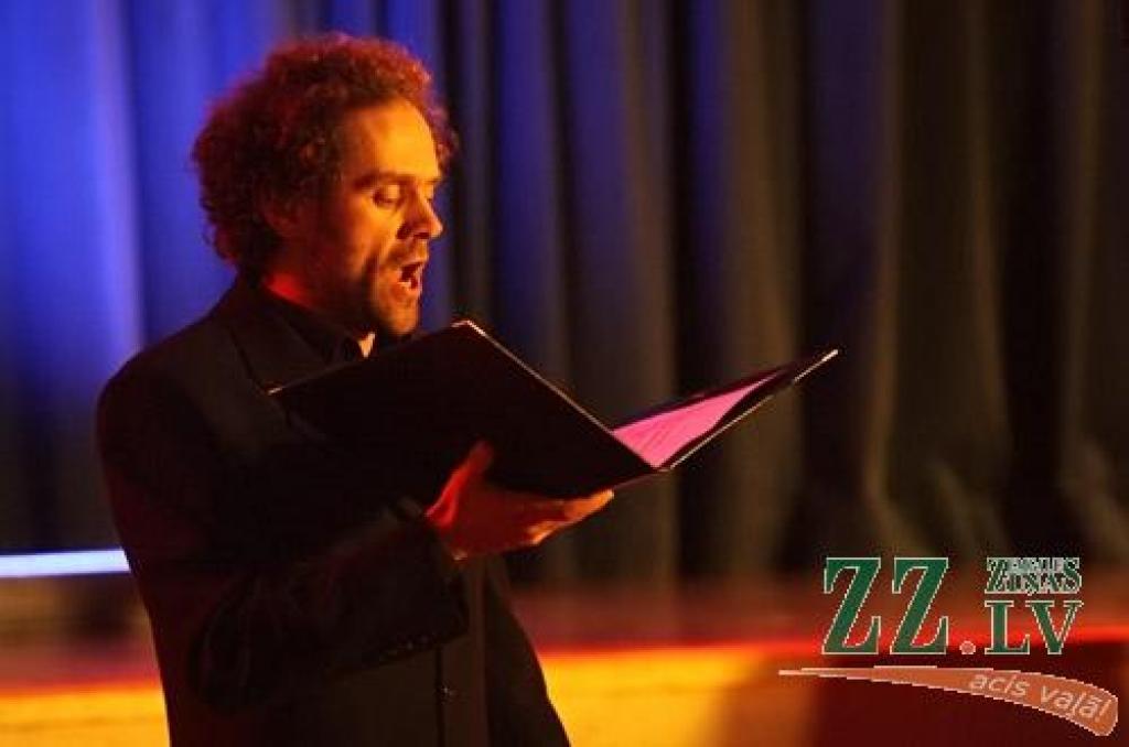 Jauktā kora «Zemgale» jubilejas koncerts sestdien notika tai pašā zālē, kur pirms 50 gadiem tā pirmais mēģinājums – Jelgavas Valsts ģimnāzijā (toreiz gan to sauca par 2. vidusskolu). 1961. gadā pie diriģenta pults bija Imants Kokars, 2011....