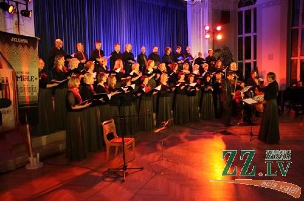 Jauktā kora «Zemgale» jubilejas koncerts sestdien notika tai pašā zālē, kur pirms 50 gadiem tā pirmais mēģinājums – Jelgavas Valsts ģimnāzijā (toreiz gan to sauca par 2. vidusskolu). 1961. gadā pie diriģenta pults bija Imants Kokars, 2011....
