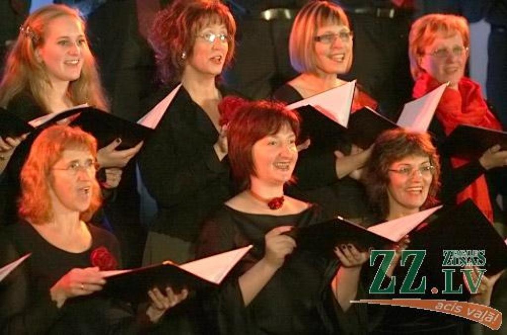 Jauktā kora «Zemgale» jubilejas koncerts sestdien notika tai pašā zālē, kur pirms 50 gadiem tā pirmais mēģinājums – Jelgavas Valsts ģimnāzijā (toreiz gan to sauca par 2. vidusskolu). 1961. gadā pie diriģenta pults bija Imants Kokars, 2011....
