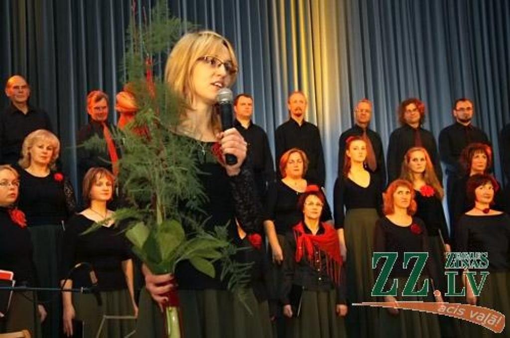 Jauktā kora «Zemgale» jubilejas koncerts sestdien notika tai pašā zālē, kur pirms 50 gadiem tā pirmais mēģinājums – Jelgavas Valsts ģimnāzijā (toreiz gan to sauca par 2. vidusskolu). 1961. gadā pie diriģenta pults bija Imants Kokars, 2011....