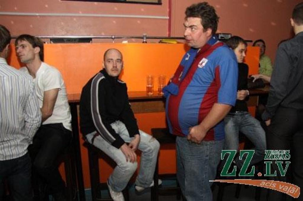 Sezonas noslēguma pasākumu, kā ierasts nu jau vairākus gadus, futbola klubs «Jelgava» rīkoja mūzikas klubā «Jelgavas krekli». Par tā saucamās «oficiālās daļas» galveno notikumu, protams, kļuva labāko futbolistu apbalvošana, kur šoreiz...