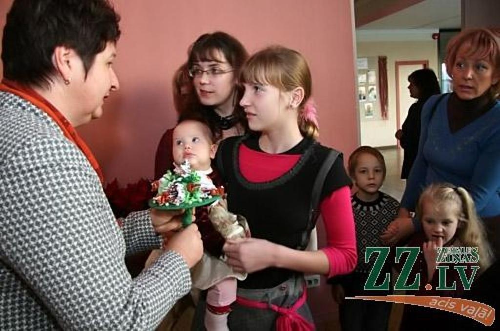 Jelgavas novada pašvaldība šodien rīkoja jau par tradīciju kļuvušo pateicības pasākumu audžuģimenēm un aizbildņiem Jelgavas novadā. Šogad ģimenes sveiktas ceturto reizi.
Jelgavas novadā ir 11 audžuģimeņu un 70 aizbildņu, kuri nodrošina...