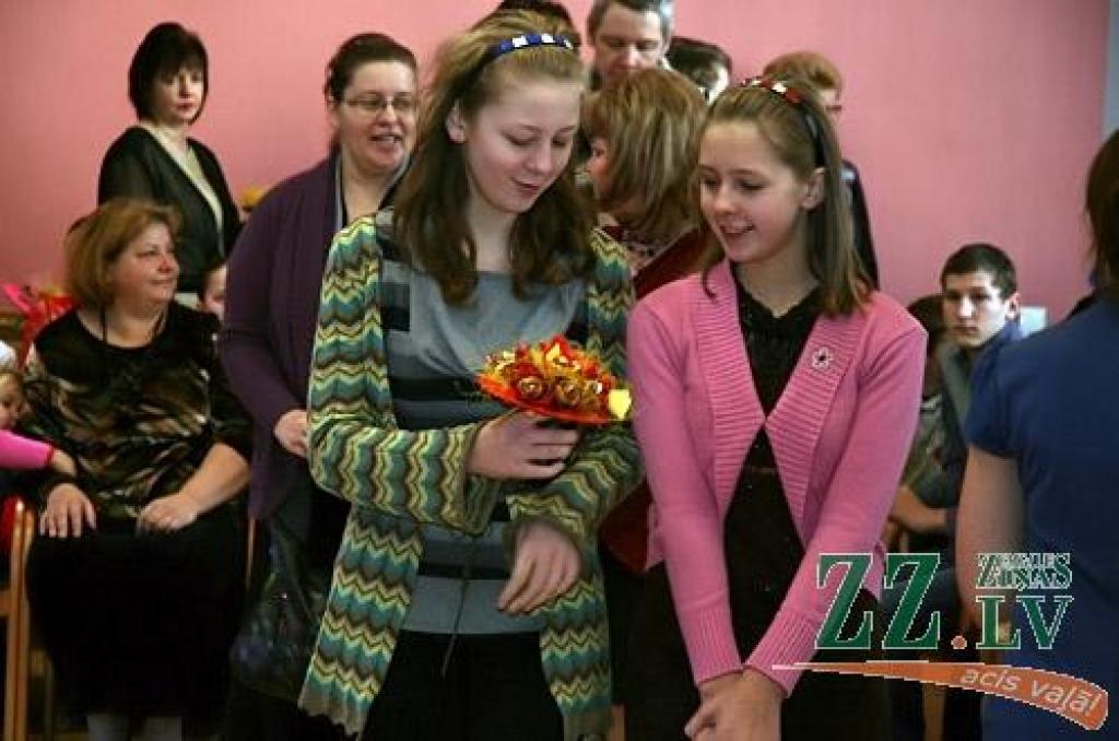 Jelgavas novada pašvaldība šodien rīkoja jau par tradīciju kļuvušo pateicības pasākumu audžuģimenēm un aizbildņiem Jelgavas novadā. Šogad ģimenes sveiktas ceturto reizi.
Jelgavas novadā ir 11 audžuģimeņu un 70 aizbildņu, kuri nodrošina...