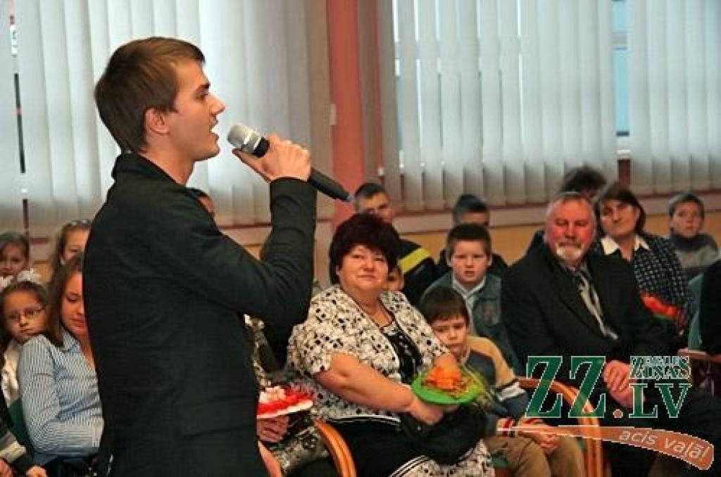 Jelgavas novada pašvaldība šodien rīkoja jau par tradīciju kļuvušo pateicības pasākumu audžuģimenēm un aizbildņiem Jelgavas novadā. Šogad ģimenes sveiktas ceturto reizi.
Jelgavas novadā ir 11 audžuģimeņu un 70 aizbildņu, kuri nodrošina...