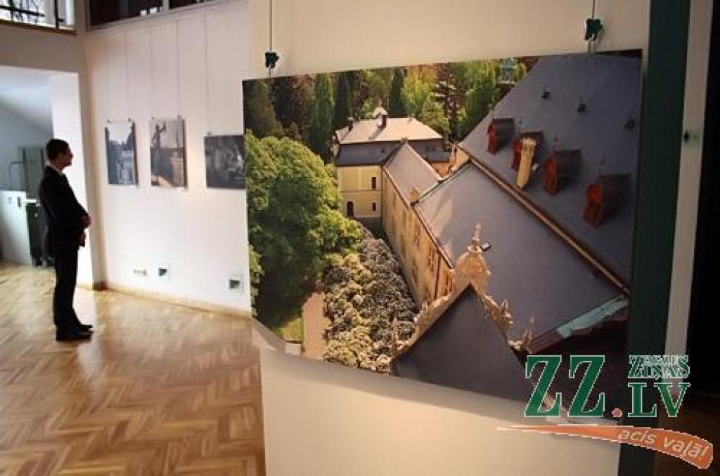 Ieskats Liberecas savdabīgajā arhitektūrā ir desmitais čehu kultūras projekts, ko Čehijas Republikas vēstniecība Jelgavas kultūras namā kopš 2000. gada piedāvā mūsu pilsētas iedzīvotājiem, saskaitījis vēstniecības kultūras projektu...