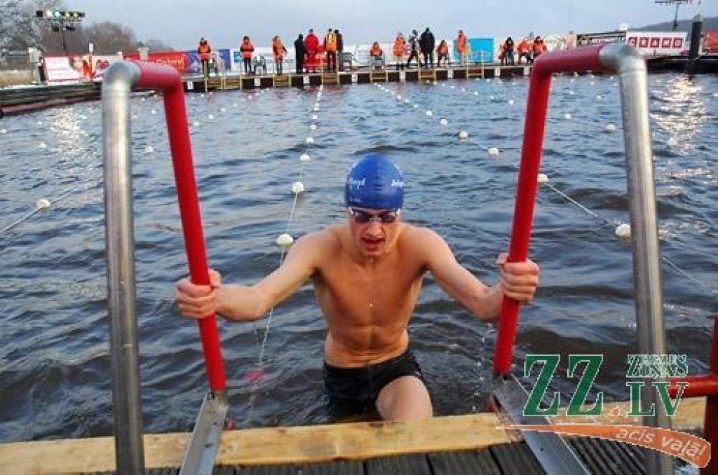 No 20. Līdz 22.janvārim Jūrmalā notiek pasaules čempionāts ziemas peldēšanā, kuram pieteikušies 1126 dalībnieki no 26 valstīm. Gan startējošo sarakstā, gan rīkotāju vidū ir «Jelgavas roņu» pārstāvji ar kluba vadītāju Aleksandru Jakovļevu...