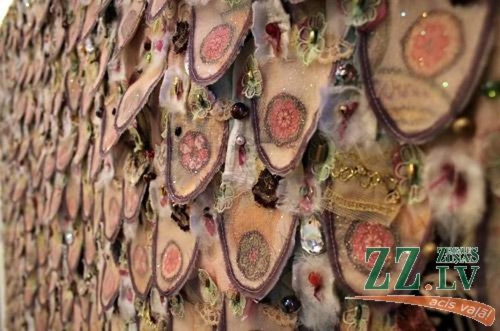 Zvaigznes dienā Ģ.Eliasa muzejā atvērtā izstāde veltīta Latvijas Mākslas akadēmijas Tekstilmākslas katedras 50 gadu jubilejai, un to sagatavojuši Latvijas Tekstilmākslas asociācijas dalībnieki. Jelgavā redzam daļu no darbiem, kas bija...