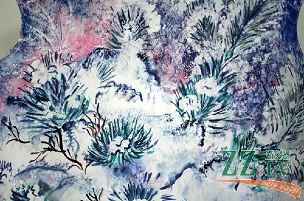 «Izstāde veidota kā pasaka, kuru sarakstījusi ir pati māksliniece Anna Ziemele. Pasakas galvenā varone - kļavu lapa -, stāsta par to, ko viņa redz, karājoties sava zarā, mainoties gadalaikiem. Iespēju noklausīties pasaku pilnībā, kā arī...