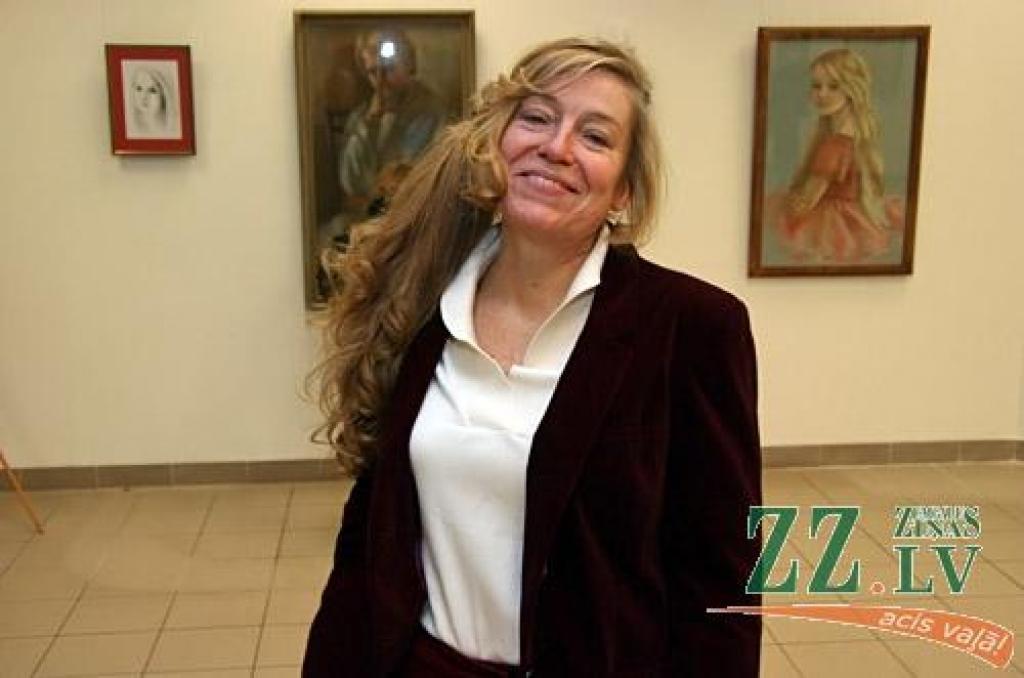 Jelgavas lielveikala «Pilsētas pasāža» otrajā stāvā sestdien tika atklāta mākslinieces Ludmilas Grīnbergas veidoto portretu izstāde «Jūs esat mīlestība».
«Laikam jau tieši tā saucamais mārketings ir tā lieta, kā man visvairāk pietrūkst,»...