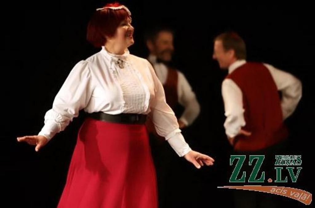 Pateicoties Valsts kultūrkapitāla fonda pagājušajā vasarā izsludinātajam projektu konkursam, tagadējai Tautas deju ansambļa «Diždancis» vadītājai Ievai Karelei radās ideja – būtu pēdējais laiks parūpēties par Maijas Sālzirnes kā...