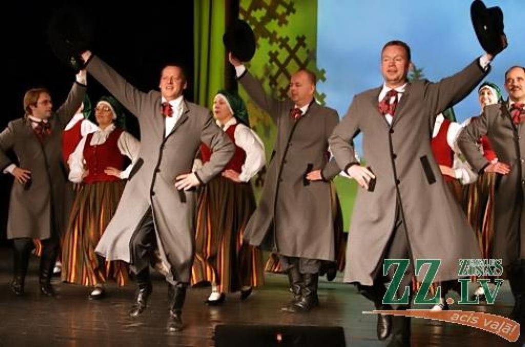 Pateicoties Valsts kultūrkapitāla fonda pagājušajā vasarā izsludinātajam projektu konkursam, tagadējai Tautas deju ansambļa «Diždancis» vadītājai Ievai Karelei radās ideja – būtu pēdējais laiks parūpēties par Maijas Sālzirnes kā...
