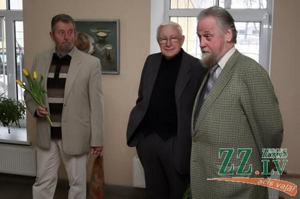 Pretēji ierastajai praksei šoreiz tikšanās ar darbu autori notika nevis atklājot, bet noslēdzot mākslinieces Olitas Gulbes darbu skati. Bet arī šādai norisei ir sava priekšrocība – vairums apmeklētāju jau paguvuši labi iepazīties ar...
