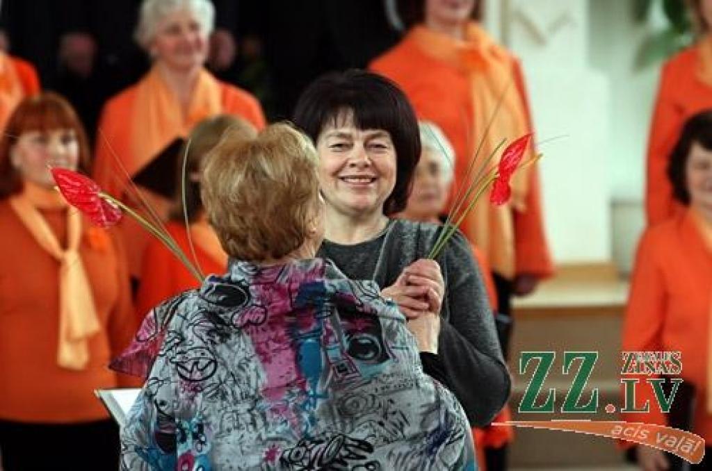 Šoreiz atšķirībā no vairākiem iepriekšējiem gadiem pilsētas un novadu kori netika dalīti atsevišķās plūsmās, tā ka interesentiem Jelgavas Valsts ģimnāzijas zālē bija lieliska iespēja (turklāt bez maksas) dzirdēt 14 («Gaisma», Kalnciema...