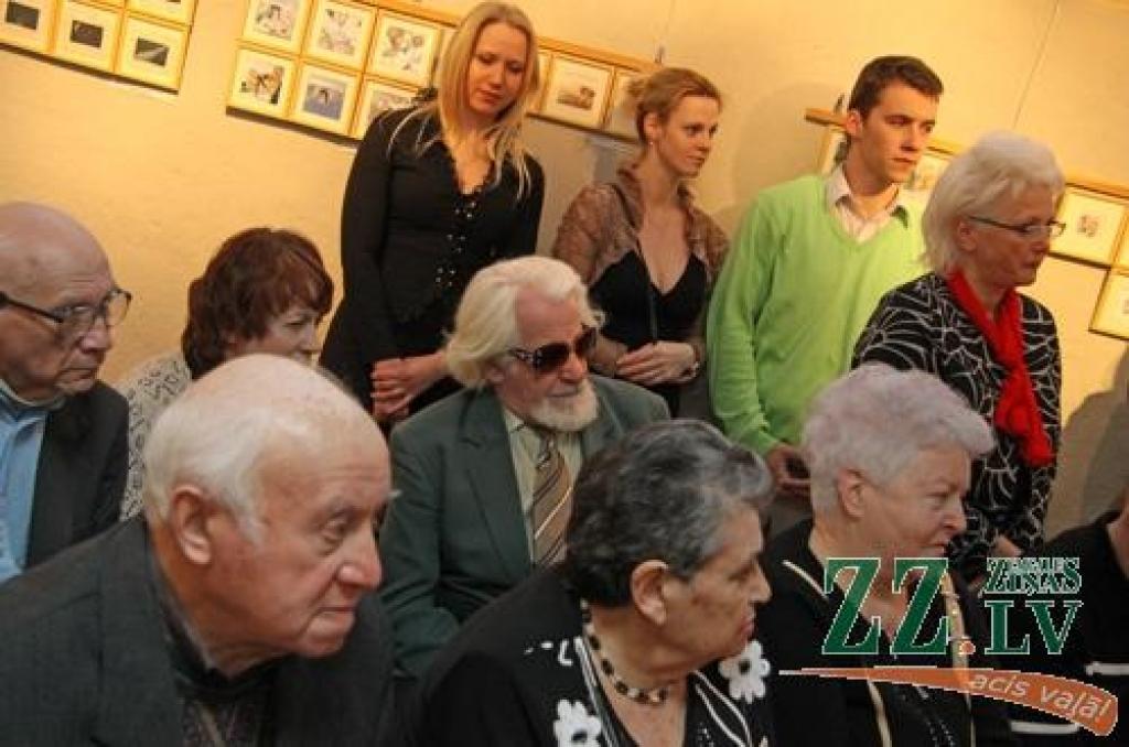 Jelgavas Sv. Trīsvienības baznīcas torņa izstāžu zālē no šodienas apskatāma Izraēlas valsts vēstniecības Latvijā un Lietuvā organizētā Izraēlas Miniatūru asociācijas mākslinieku ceļojošā izstāde «Bībele miniatūrās».
«Augstais kultūras...