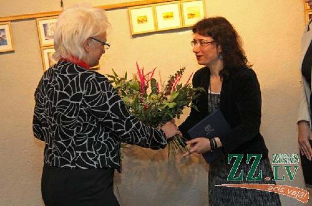 Jelgavas Sv. Trīsvienības baznīcas torņa izstāžu zālē no šodienas apskatāma Izraēlas valsts vēstniecības Latvijā un Lietuvā organizētā Izraēlas Miniatūru asociācijas mākslinieku ceļojošā izstāde «Bībele miniatūrās».
«Augstais kultūras...