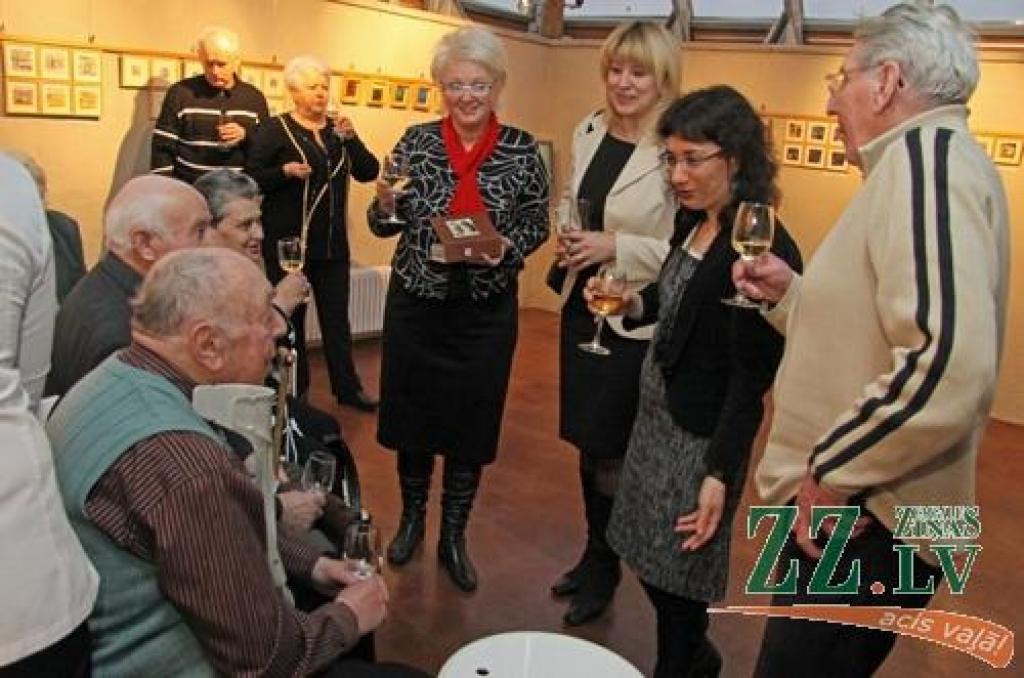 Jelgavas Sv. Trīsvienības baznīcas torņa izstāžu zālē no šodienas apskatāma Izraēlas valsts vēstniecības Latvijā un Lietuvā organizētā Izraēlas Miniatūru asociācijas mākslinieku ceļojošā izstāde «Bībele miniatūrās».
«Augstais kultūras...