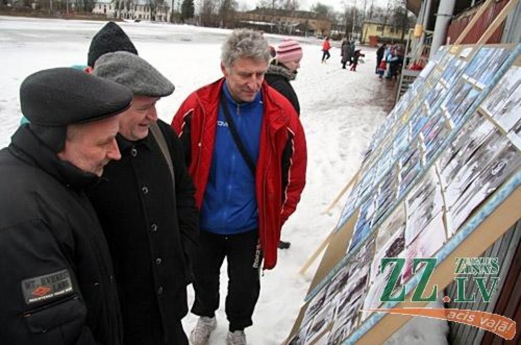 11.martā Ozolnieku novada iedzīvotāji satikās Ozolnieku Sporta centra stadionā, lai kopīgi teiktu atvadas ziemai. Neskatoties uz to, ka svētdien ziema bija nolēmusi atkāpties un pasākuma dalībniekus sagaidīja atkusnis, pozitīvo svētku...