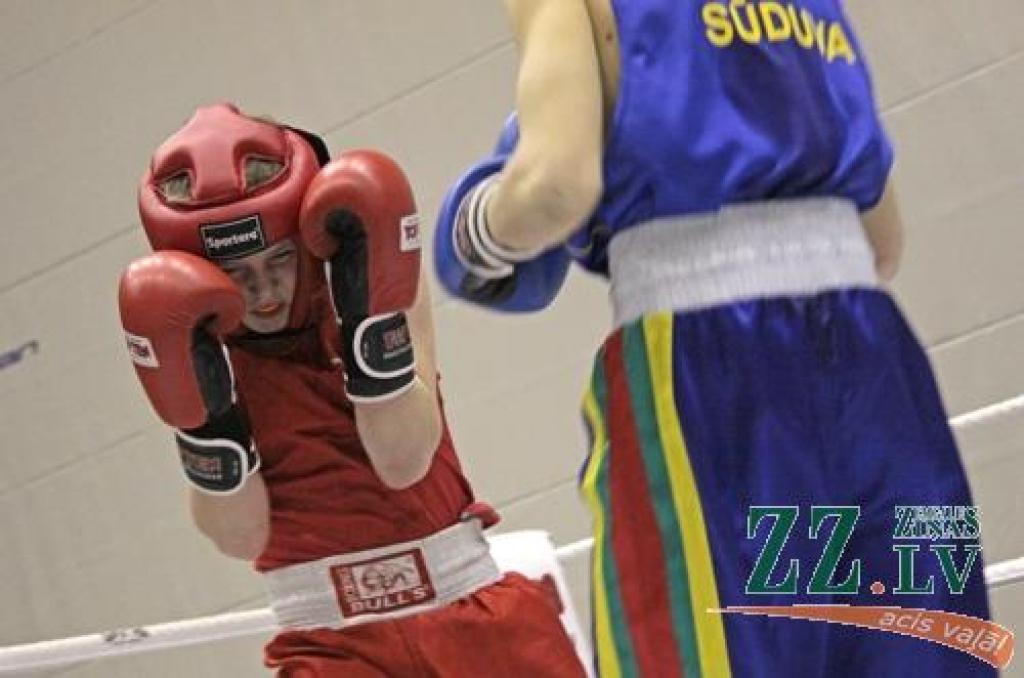 Piektdienas vakarā ar priekšsacīkstēm sākās Jelgavas atklātais čempionāts boksā, kas atšķirībā no vairākiem iepriekšējiem gadiem nu kļuvis par starptautiskām sacensībām – Zemgales Olimpiskā centra ringā devās bokseri no Čehijas, Igaunijas,...