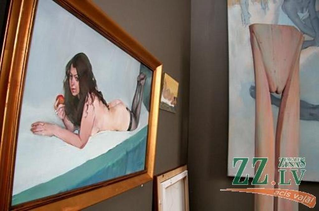 Visu gadu būdama visai cienīgi nopietna, pavasaros vecpilsētas galerija kļūst nedaudz valšķīgāka, un vai nu 8. marta, vai kāda cita ar daiļo dzimumu saistīta iemesla dēļ piedāvā erotiku mākslā, kas galerijā «Suņa taka» izpaužas kā izstāde...