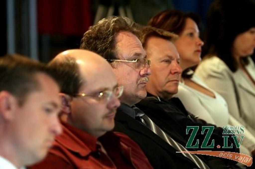Sociālās garantijas, regulāras apmācības, labi darba apstākļi – šos kā galvenos darba ņēmēju atzinības iemeslus min siltumapgādes uzņēmums «Fortum Jelgava», ko Latvijas Darba devēju konfederācija trešo gadu pēc kārtas atzinusi par labāko...