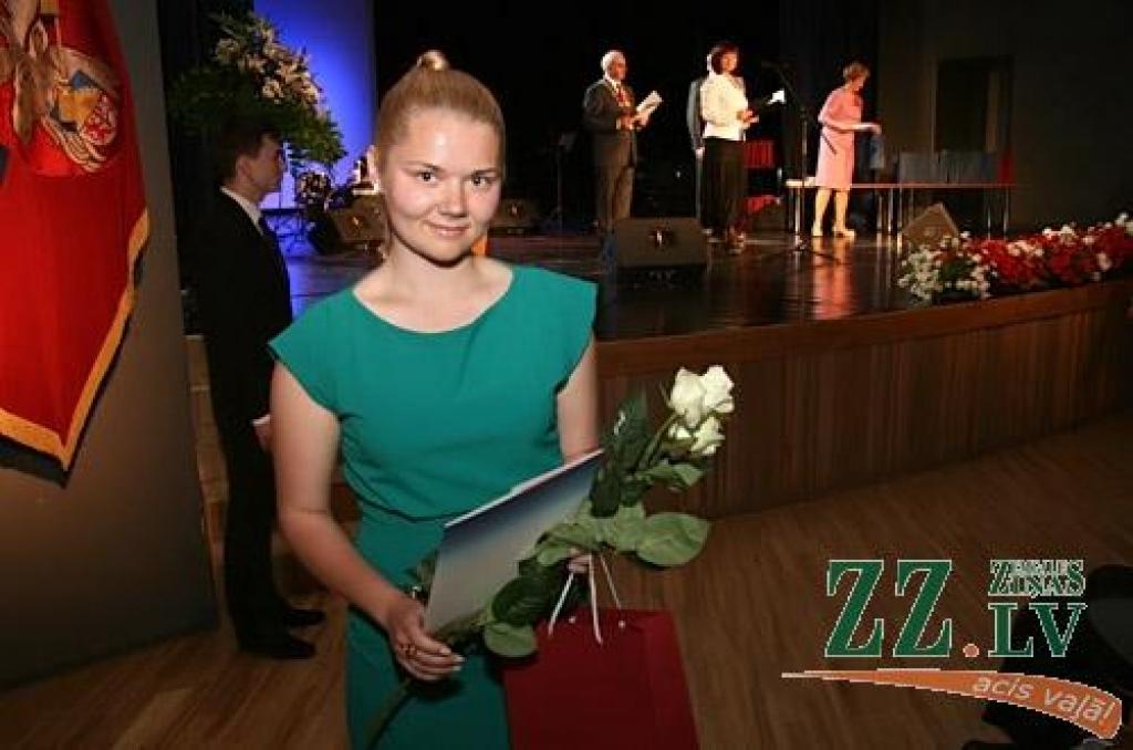 Tuvojoties mācību gada noslēgumam, Pilsētas svētku laikā tradicionāli tiek godināti Jelgavas vispārējo un profesionālo izglītības iestāžu audzēkņi, kuri Zemgales un Latvijas līmenī spējuši sevi teicami apliecināt mācību olimpiādēs,...