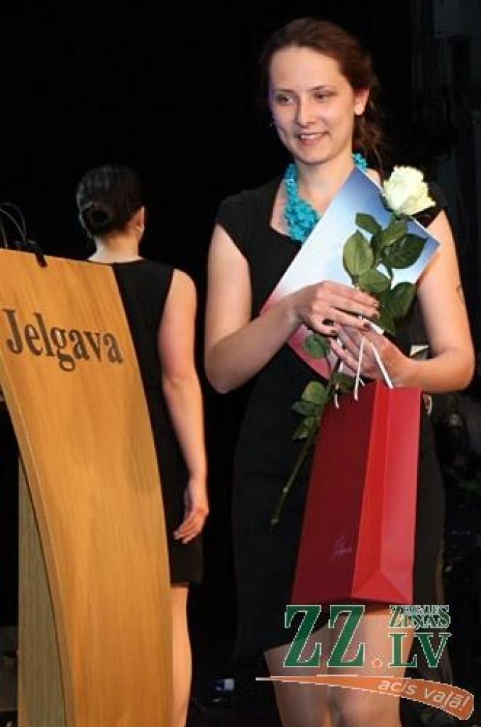 Tuvojoties mācību gada noslēgumam, Pilsētas svētku laikā tradicionāli tiek godināti Jelgavas vispārējo un profesionālo izglītības iestāžu audzēkņi, kuri Zemgales un Latvijas līmenī spējuši sevi teicami apliecināt mācību olimpiādēs,...