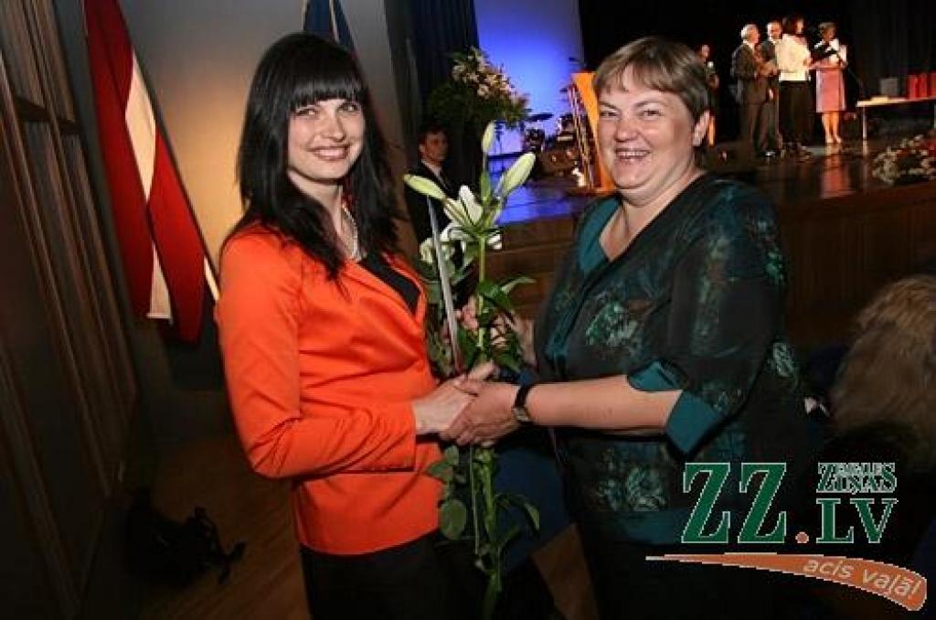 Tuvojoties mācību gada noslēgumam, Pilsētas svētku laikā tradicionāli tiek godināti Jelgavas vispārējo un profesionālo izglītības iestāžu audzēkņi, kuri Zemgales un Latvijas līmenī spējuši sevi teicami apliecināt mācību olimpiādēs,...